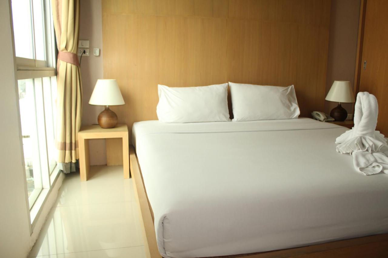 Bansabai Sabaidee Service Apartment Bangkok Kültér fotó